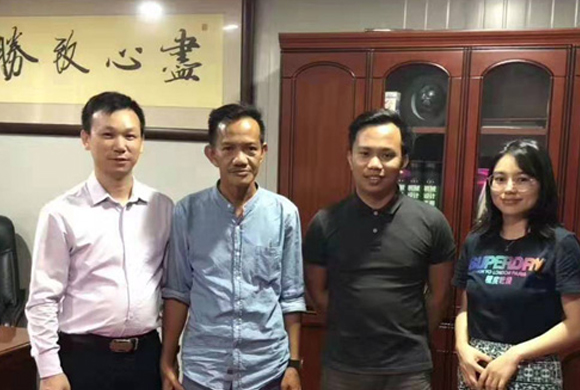 印尼客户直夸开云在线登陆入口_全自动C型钢机nice